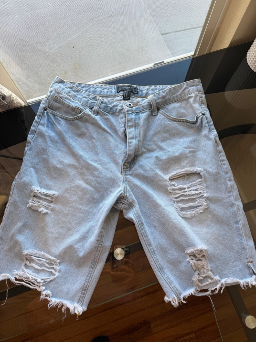 Forever 21 Men Light Blue Denim Jeans with Gold Stitching - Picture 4 of 10